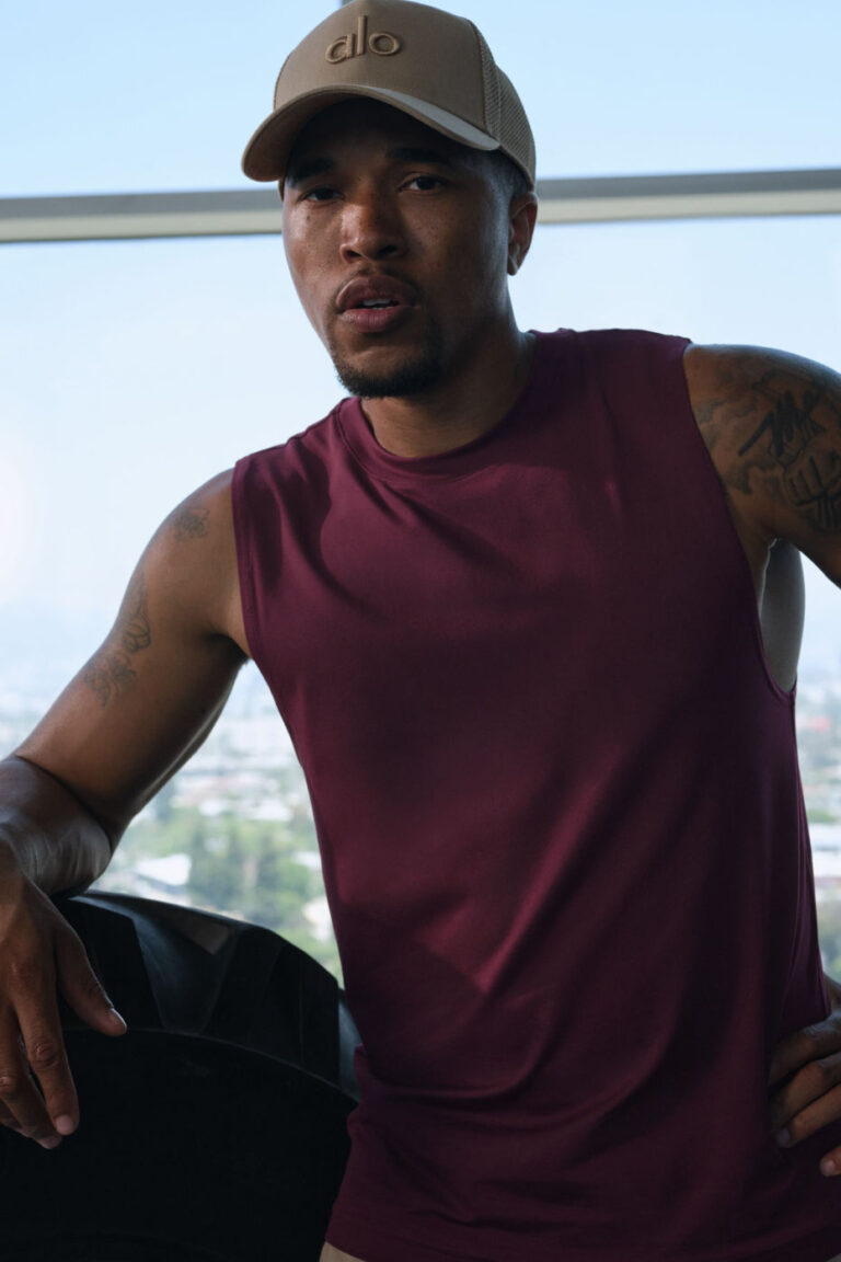Майка Alo Yoga Conquer Muscle Tank «Burgundy» Мужская