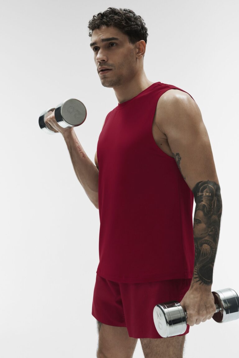 Майка Alo Yoga Conquer Muscle Tank «Garnet» Мужская