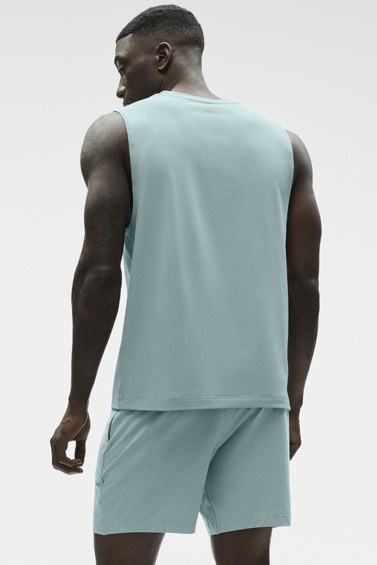 Майка Alo Yoga Conquer Muscle Tank «Desert Sage» Мужская