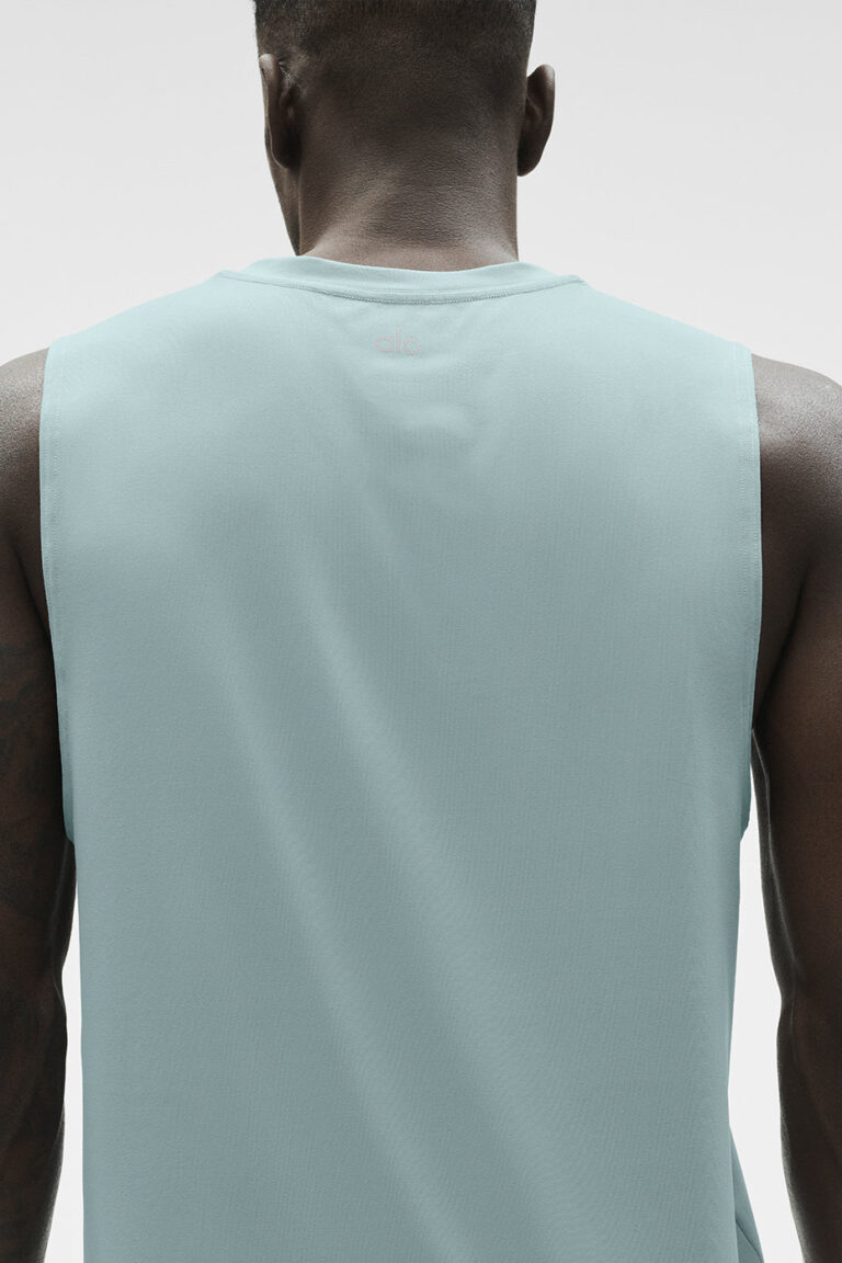 Майка Alo Yoga Conquer Muscle Tank «Desert Sage» Мужская