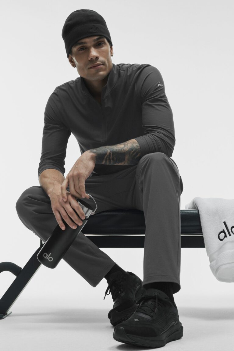 Лонгслив Alo Yoga Conquer 1/4 Zip Reform Long Sleeve «Anthracite» Мужская