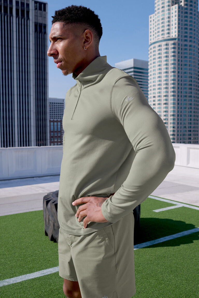 Лонгслив Alo Yoga Conquer 1/4 Zip Reform Long Sleeve «Limestone» Мужская
