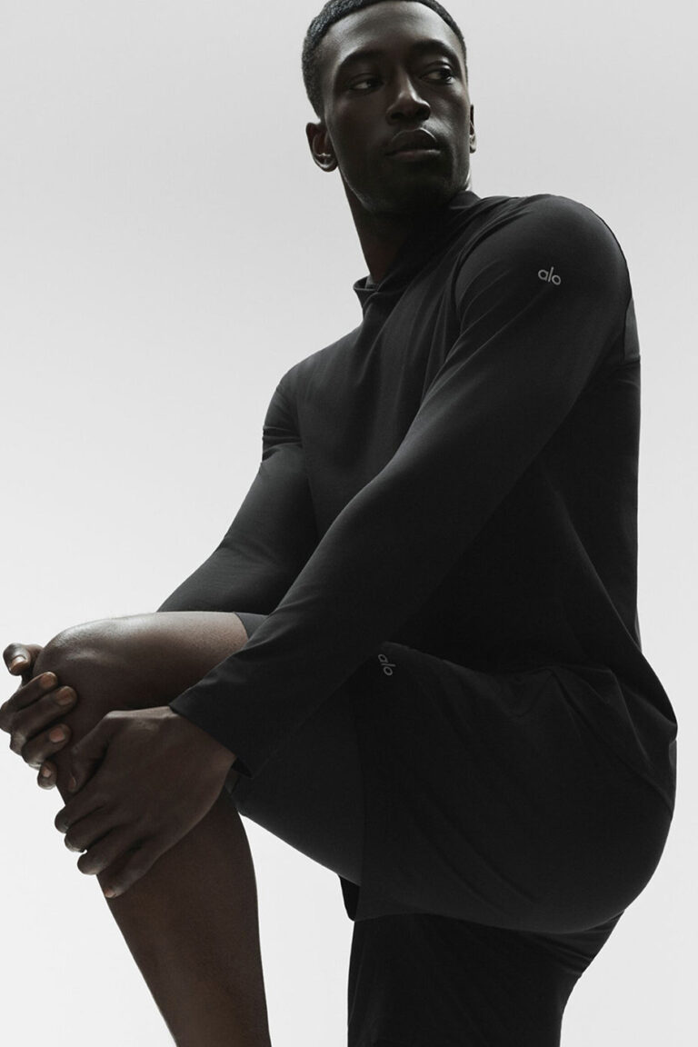 Лонгслив Alo Yoga Conquer Reform Long Sleeve With Hood «Black» Мужская