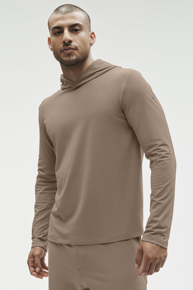 Лонгслив Alo Yoga Conquer Reform Long Sleeve With Hood «Gravel» Мужская