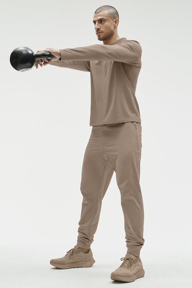 Лонгслив Alo Yoga Conquer Reform Long Sleeve With Hood «Gravel» Мужская