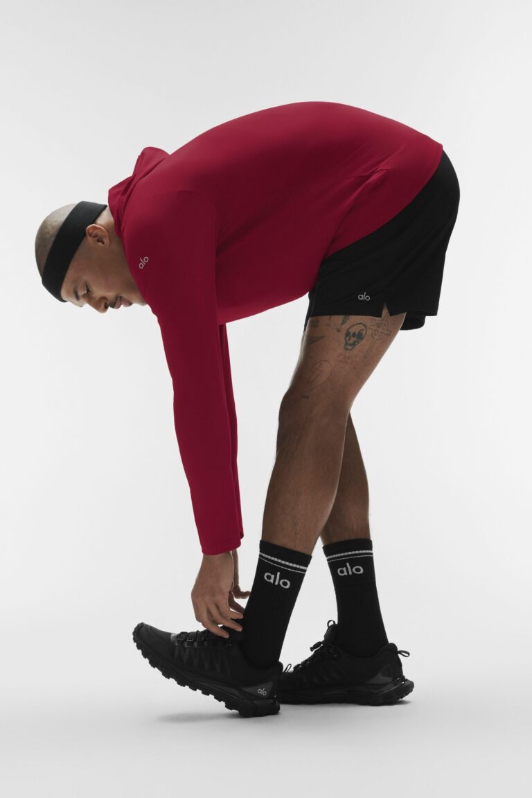 Лонгслив Alo Yoga Conquer Reform Long Sleeve With Hood «Garnet» Мужская