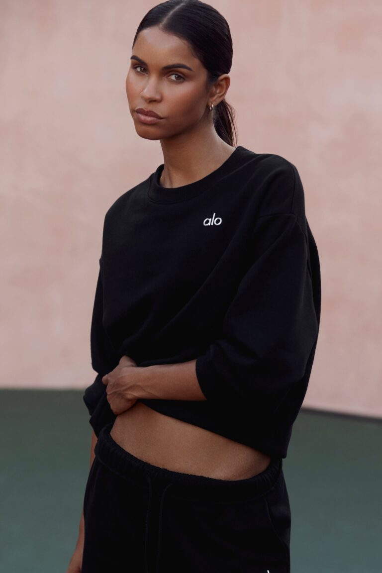 Свитшот Alo Yoga Accolade Crew Neck Pullover «Black» Унисекс