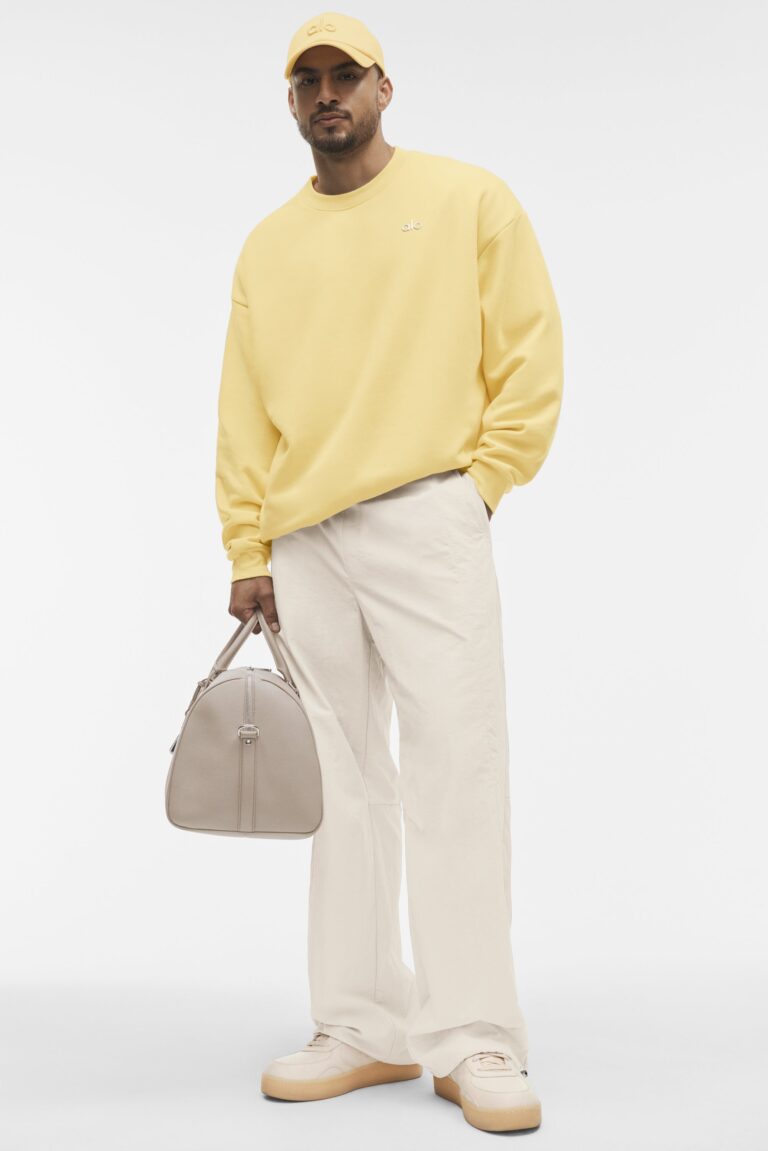 Свитшот Alo Yoga Accolade Crew Neck Pullover «Warm Butter» Унисекс
