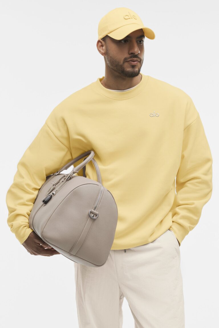 Свитшот Alo Yoga Accolade Crew Neck Pullover «Warm Butter» Унисекс