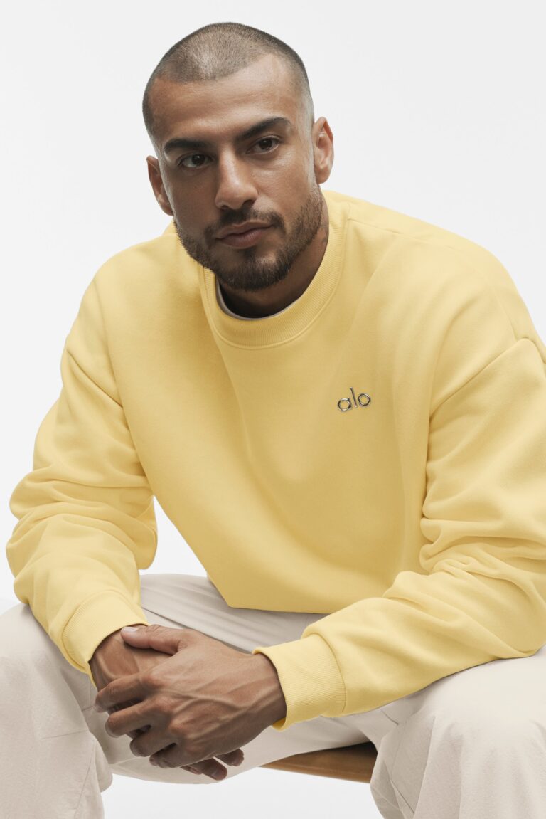 Свитшот Alo Yoga Accolade Crew Neck Pullover «Warm Butter» Унисекс