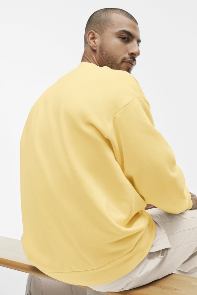 Свитшот Alo Yoga Accolade Crew Neck Pullover «Warm Butter» Унисекс