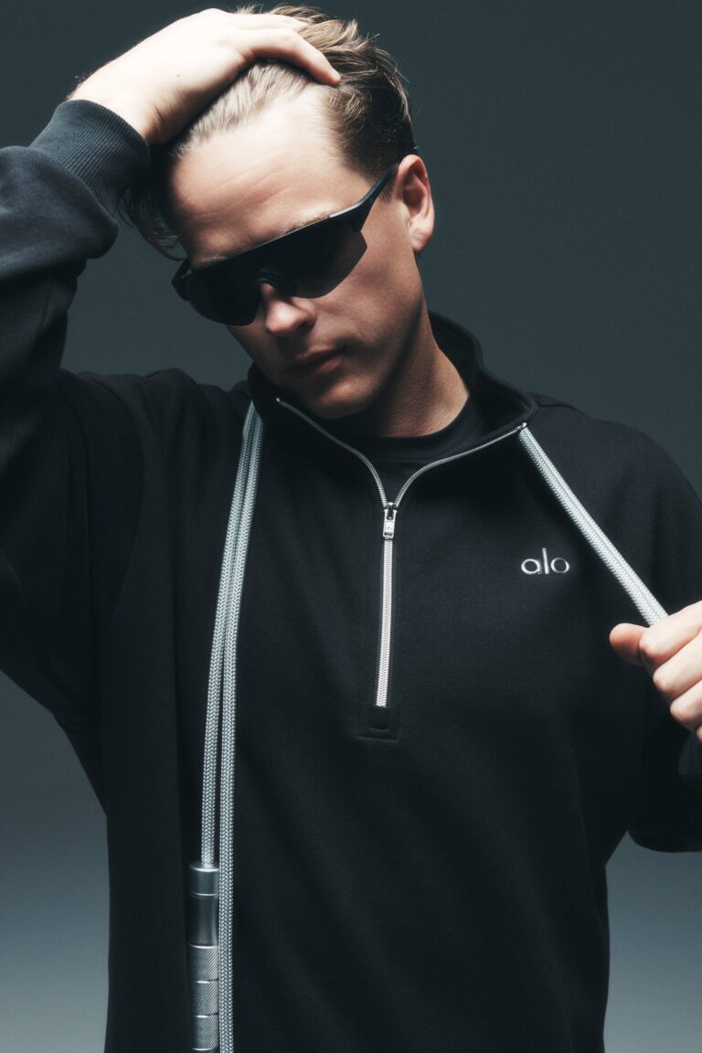Свитшот Alo Yoga Accolade 1/4 Zip Pullover «Black» Унисекс