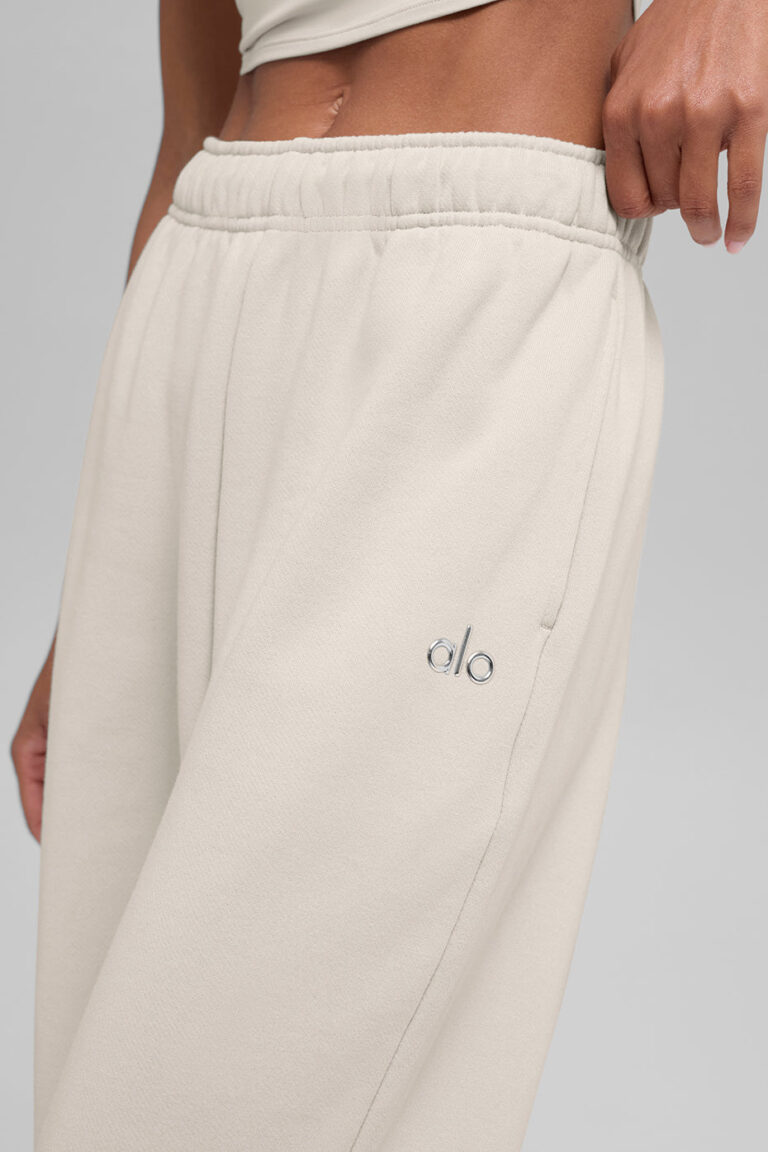 Брюки Alo Yoga Accolade Straight Leg Sweatpant «Bone» Унисекс