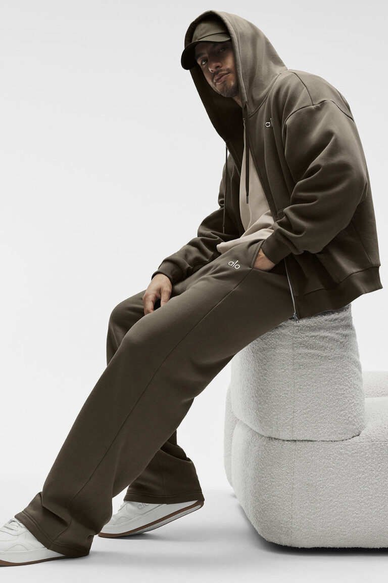 Брюки Alo Yoga Accolade Straight Leg Sweatpant «Olive Tree» Унисекс