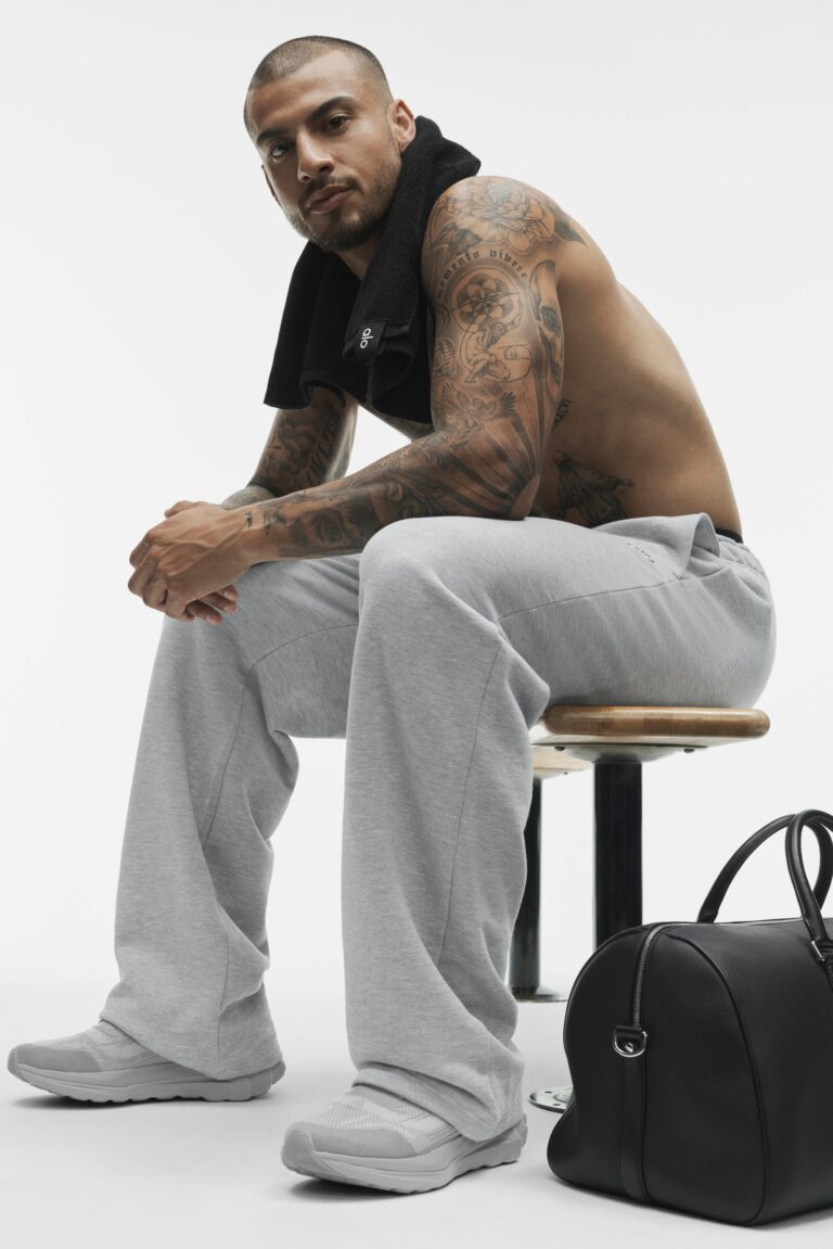 Брюки Alo Yoga Accolade Straight Leg Sweatpant «Athletic Grey» Унисекс