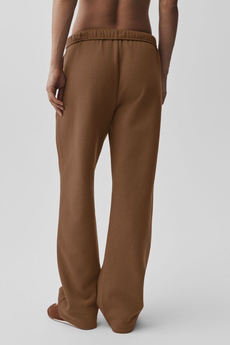 Брюки Alo Yoga Accolade Straight Leg Sweatpant «Sun Kissed Brown» Унисекс