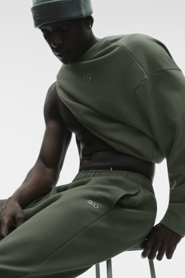 Брюки Alo Yoga Accolade Straight Leg Sweatpant «Bamboo Green» Унисекс