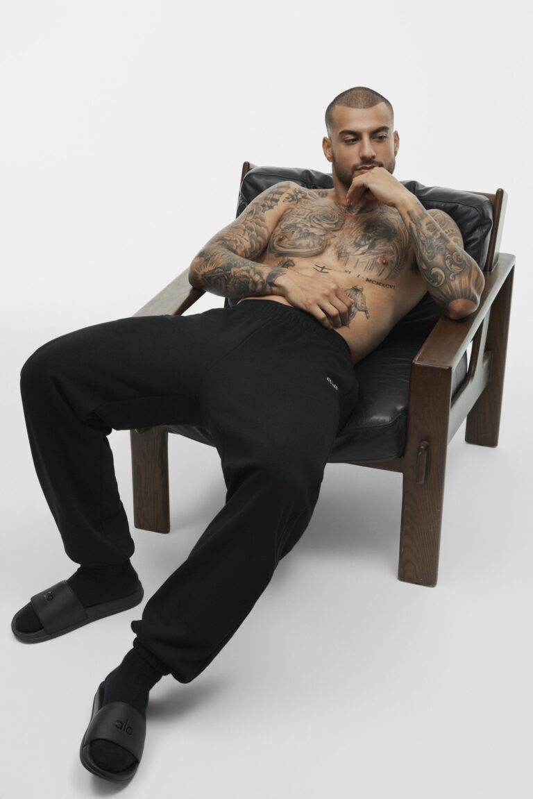 Брюки Alo Yoga Accolade Sweatpant «Black» Унисекс