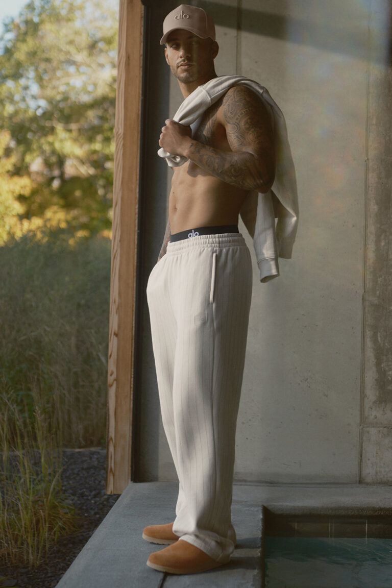 Брюки Alo Yoga Pinstripe Straight Leg Sweatpant «Bone Pinstripe» Унисекс