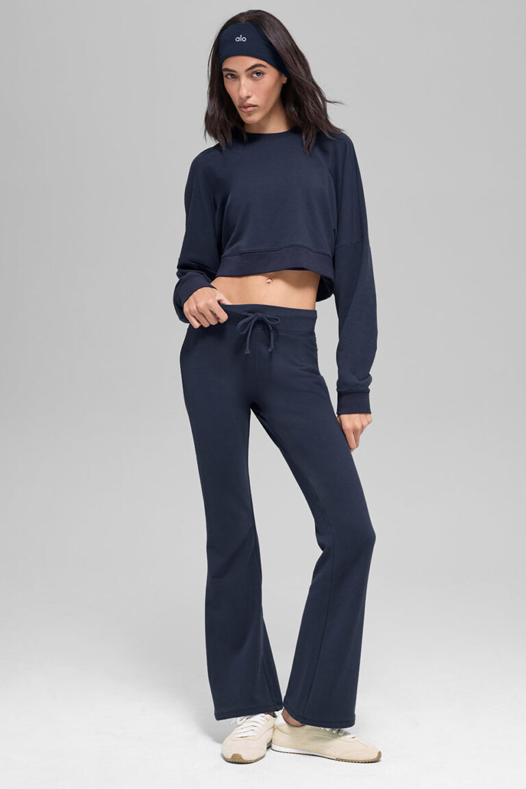 Брюки Alo Yoga Sway Bootcut Sweatpant «Navy» Женская