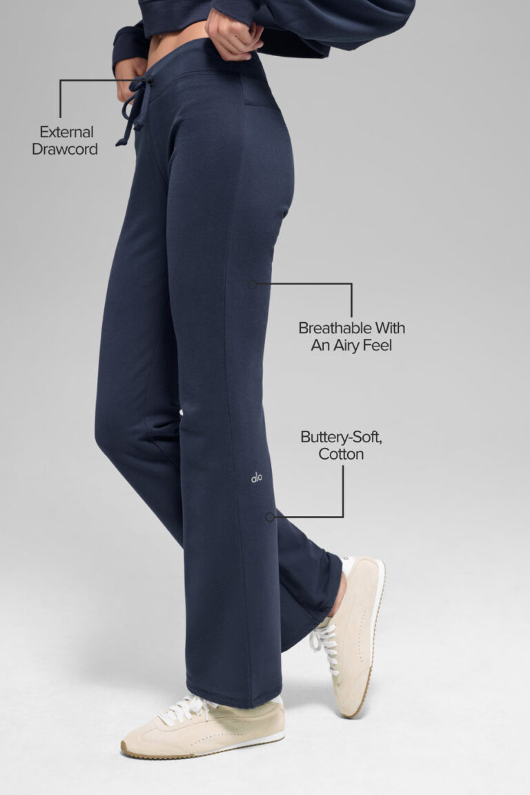 Брюки Alo Yoga Sway Bootcut Sweatpant «Navy» Женская