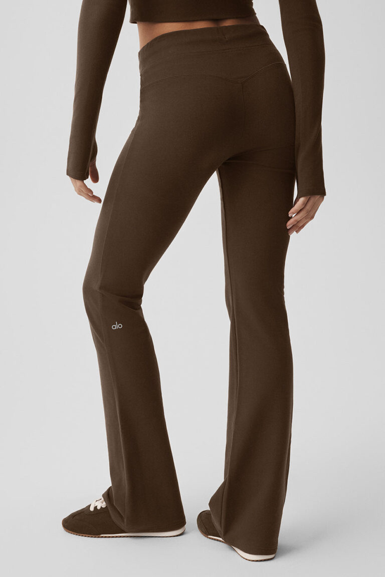 Брюки Alo Yoga Sway Bootcut Sweatpant «Espresso» Женская