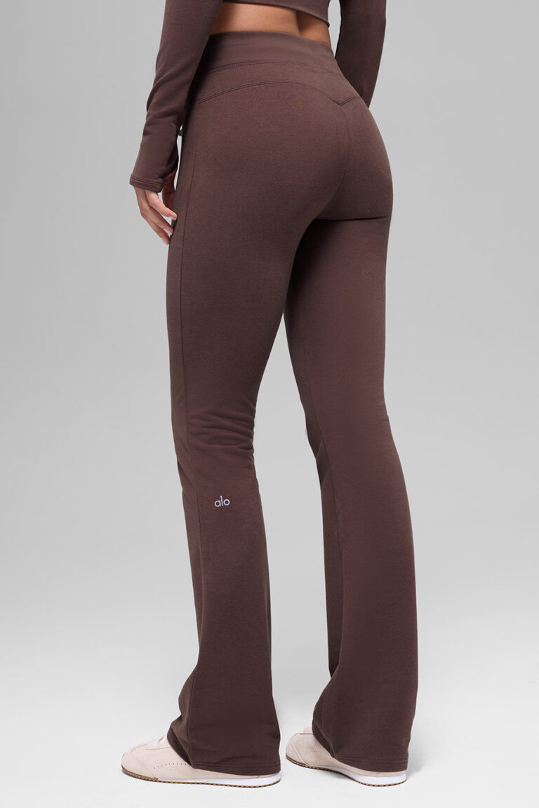 Брюки Alo Yoga Sway Bootcut Sweatpant «Brownstone» Женская