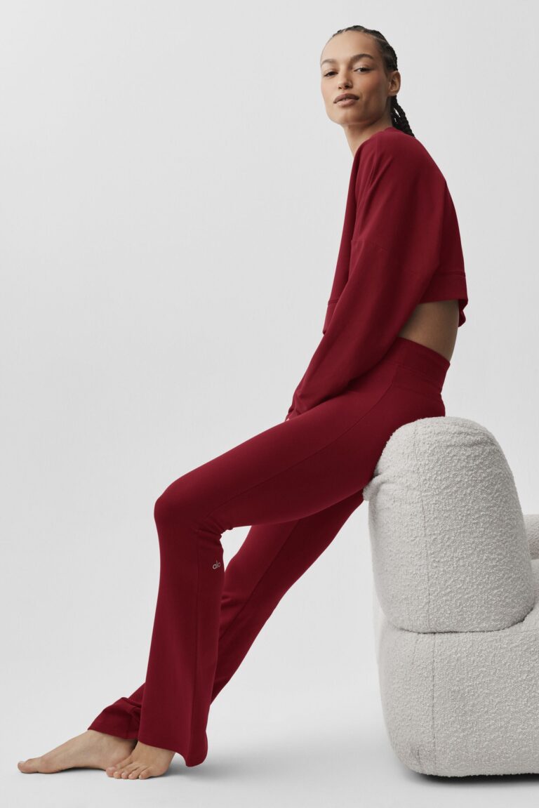 Брюки Alo Yoga Sway Bootcut Sweatpant «Summer Romance Red» Женская