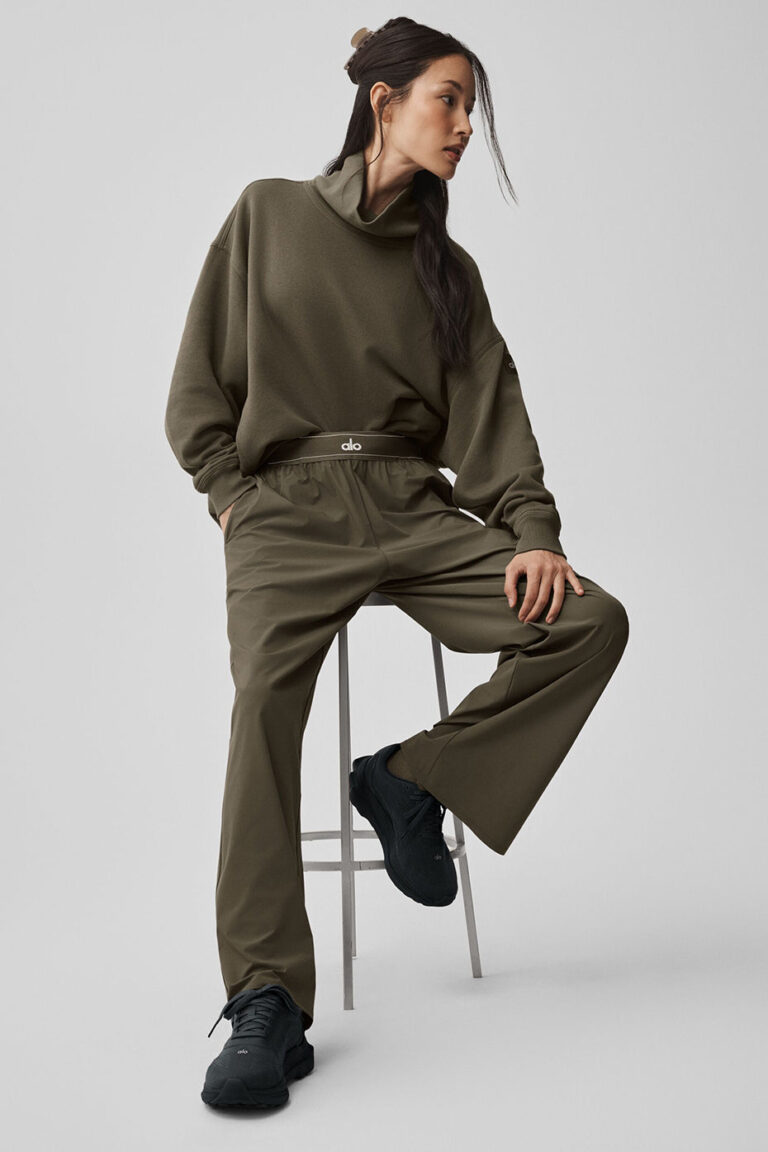 Брюки Alo Yoga Suit Up Trouser (Regular) «Olive Tree» Женская