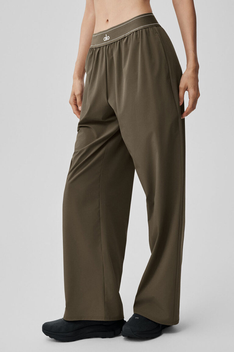 Брюки Alo Yoga Suit Up Trouser (Regular) «Olive Tree» Женская