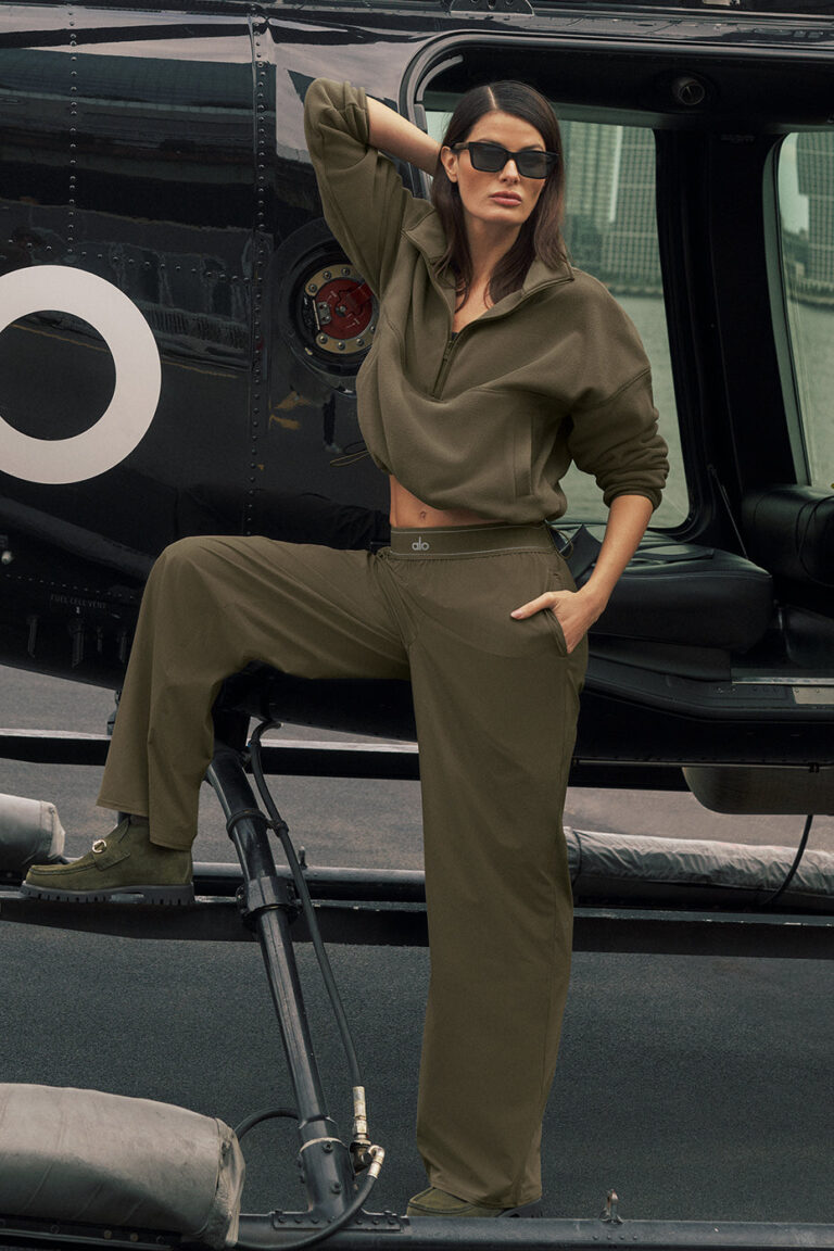 Брюки Alo Yoga Suit Up Trouser (Regular) «Olive Tree» Женская