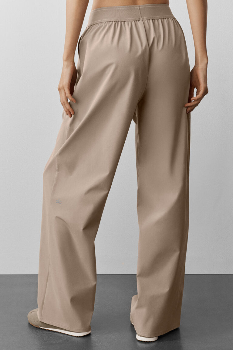 Брюки Alo Yoga Suit Up Trouser (Regular) «Gravel» Женская