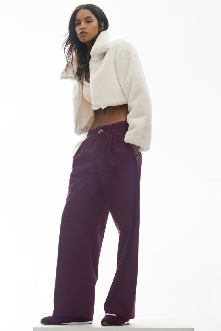 Брюки Alo Yoga Suit Up Trouser (Regular) «Rich Bordeaux» Женская