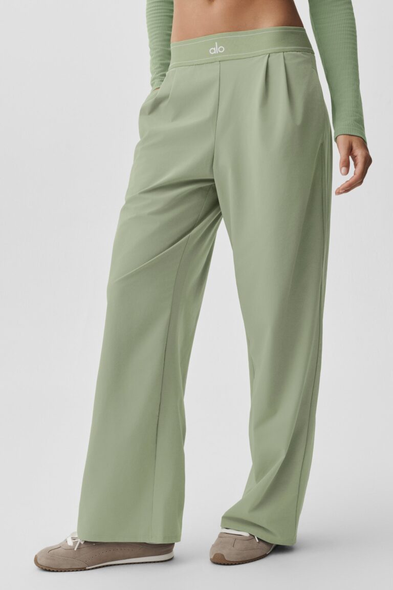 Брюки Alo Yoga Suit Up Trouser (Regular) «Dune Grass» Женская