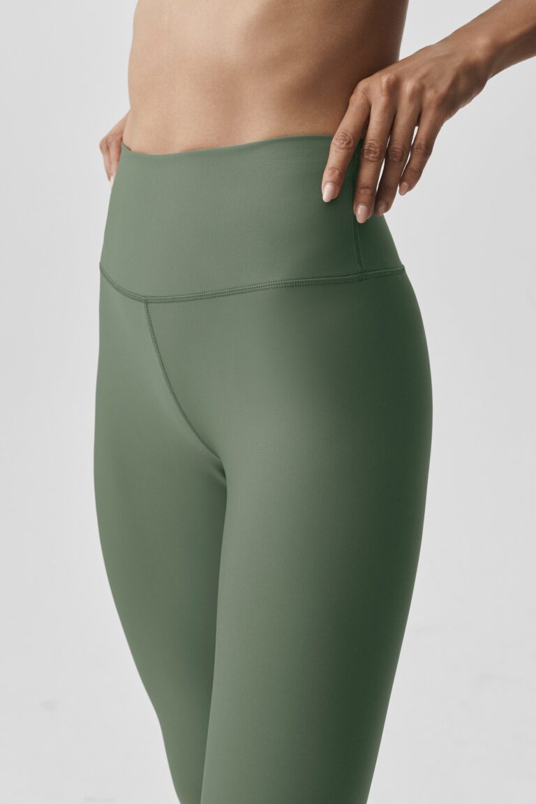 Леггинсы Alo Yoga 7/8 High-Waist Airlift Legging «Bamboo Green» Женская