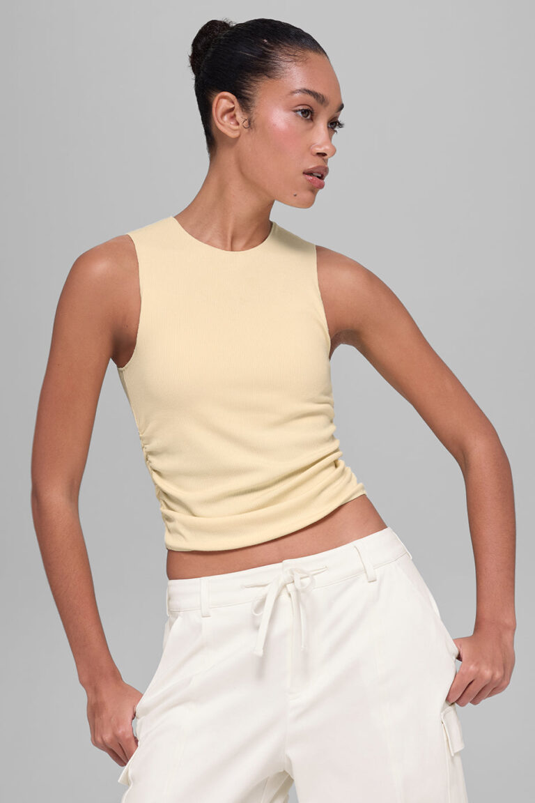 Майка Alo Yoga Ribbed En Pointe Tank «Candlelight Yellow» Женская