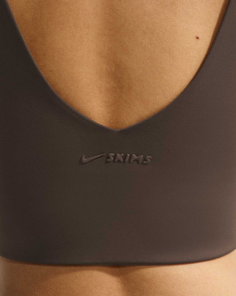 Топ NikeSKIMS Matte V-Neck Long-Line Bra «Dark Sepia» Женская