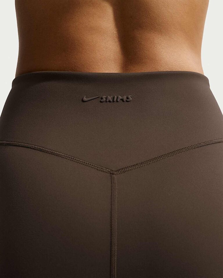 Леггинсы NikeSKIMS Matte High-Waisted 26″ Leggings «Dark Sepia» Женская