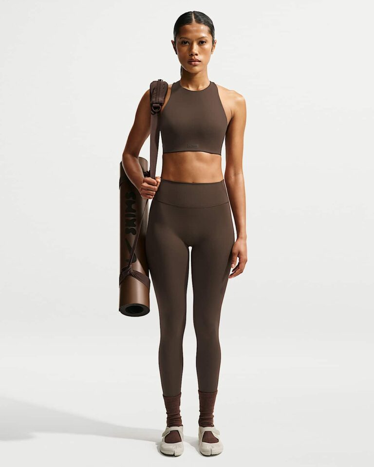 Леггинсы NikeSKIMS Matte High-Waisted 26″ Leggings «Dark Sepia» Женская