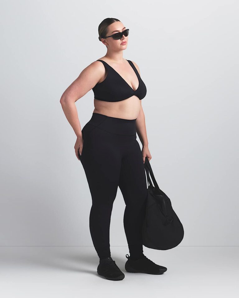 Леггинсы NikeSKIMS Matte High-Waisted 26″ Leggings «Obsidian» Женская