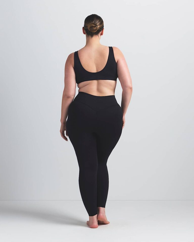 Леггинсы NikeSKIMS Matte High-Waisted 26″ Leggings «Obsidian» Женская