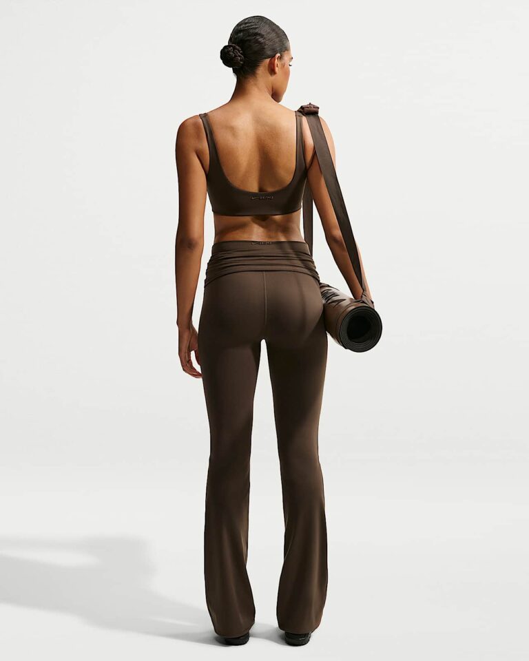 Топ NikeSKIMS Matte Scoop-Neck Bra «Dark Sepia» Женская