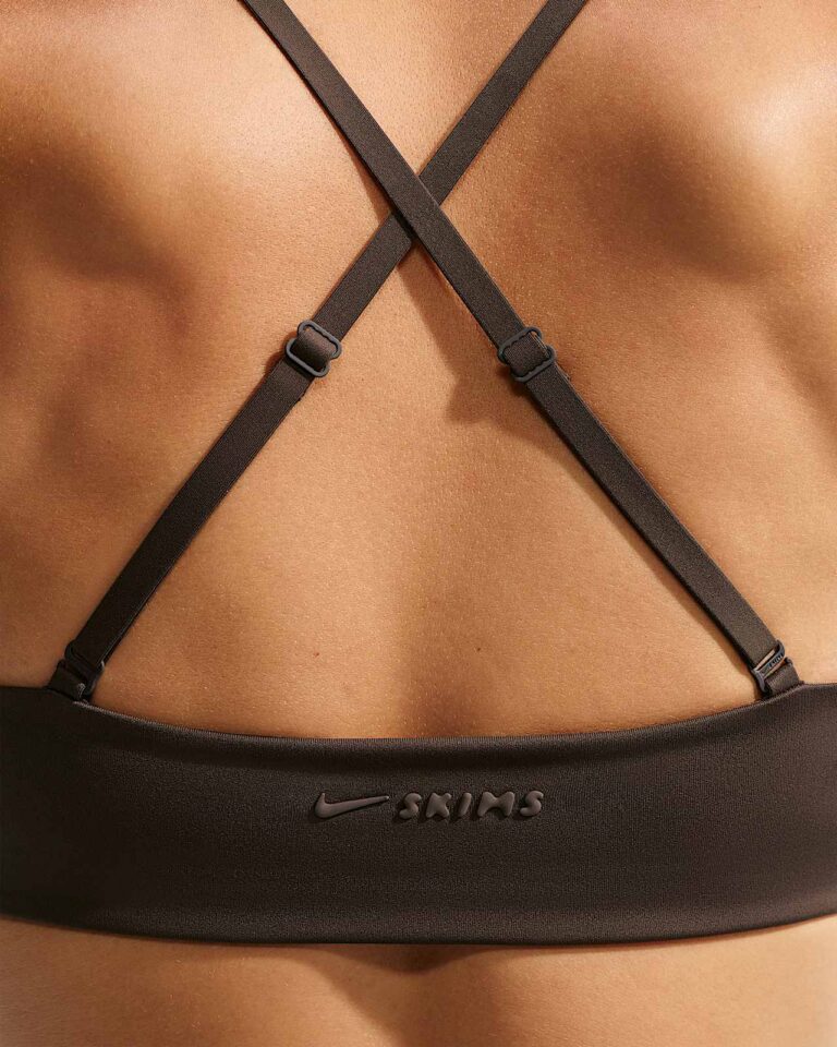 Топ NikeSKIMS Matte Micro-Scoop Bra «Dark Sepia» Женская