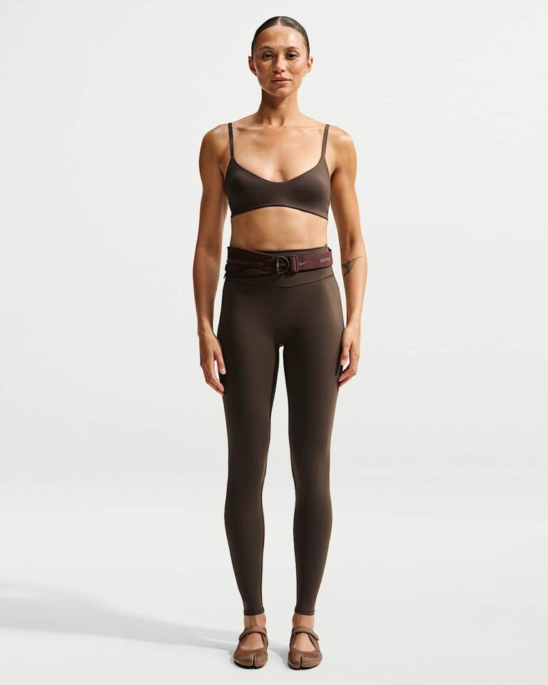 Топ NikeSKIMS Matte Micro-Scoop Bra «Dark Sepia» Женская