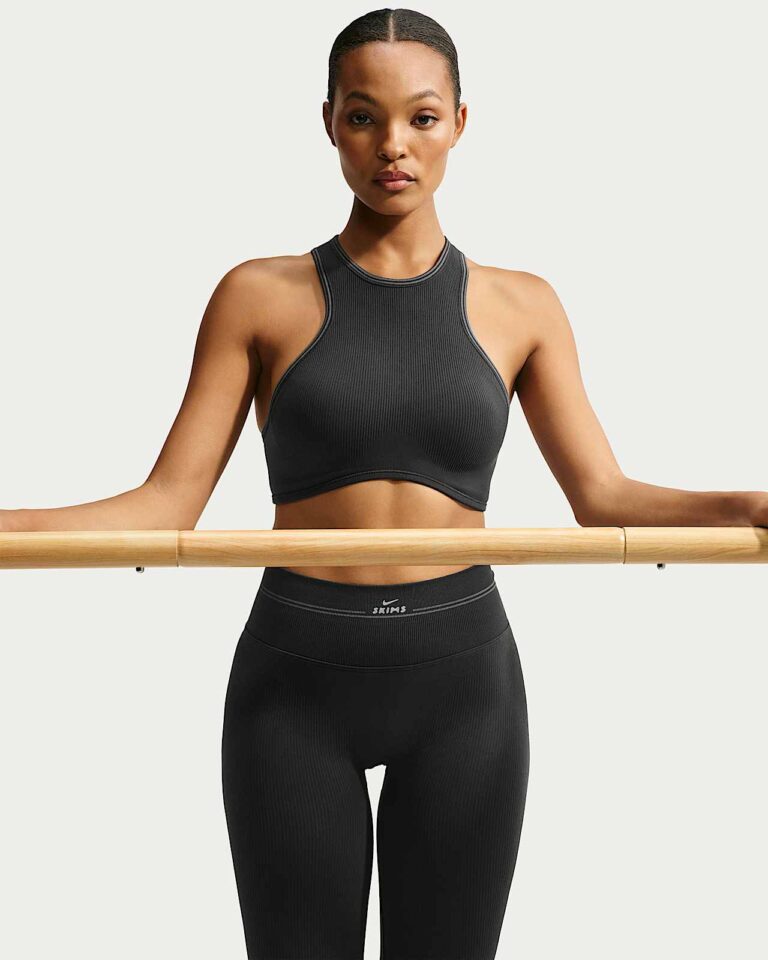 Топ NikeSKIMS Ribbed Seamless Racerneck Bra «Obsidian/Armor» Женская