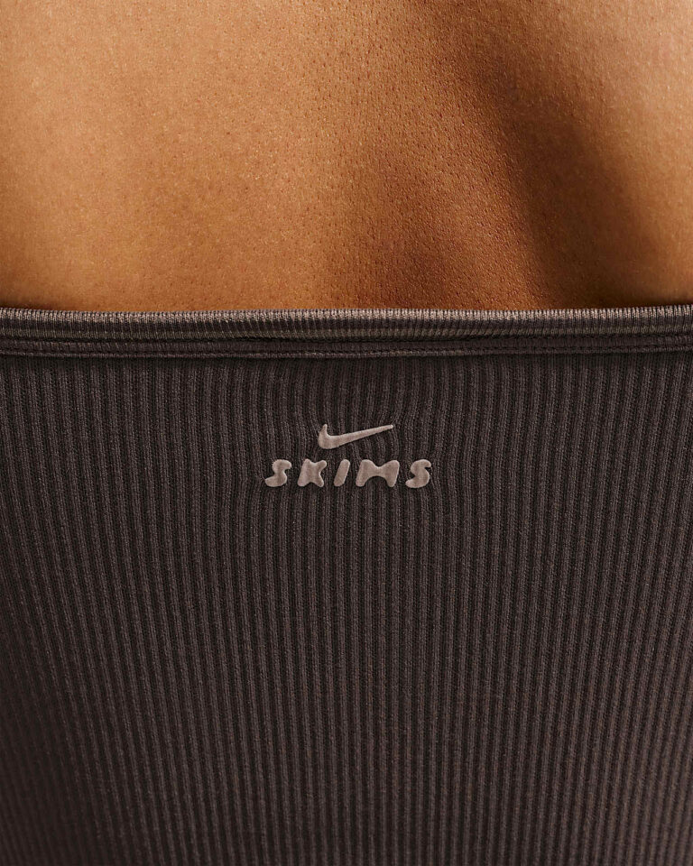Майка NikeSKIMS Ribbed Seamless Cami Tank Top «Phoenix/Truffle» Женская