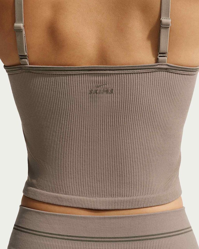 Майка NikeSKIMS Ribbed Seamless Cami Tank Top «Driftwood» Женская