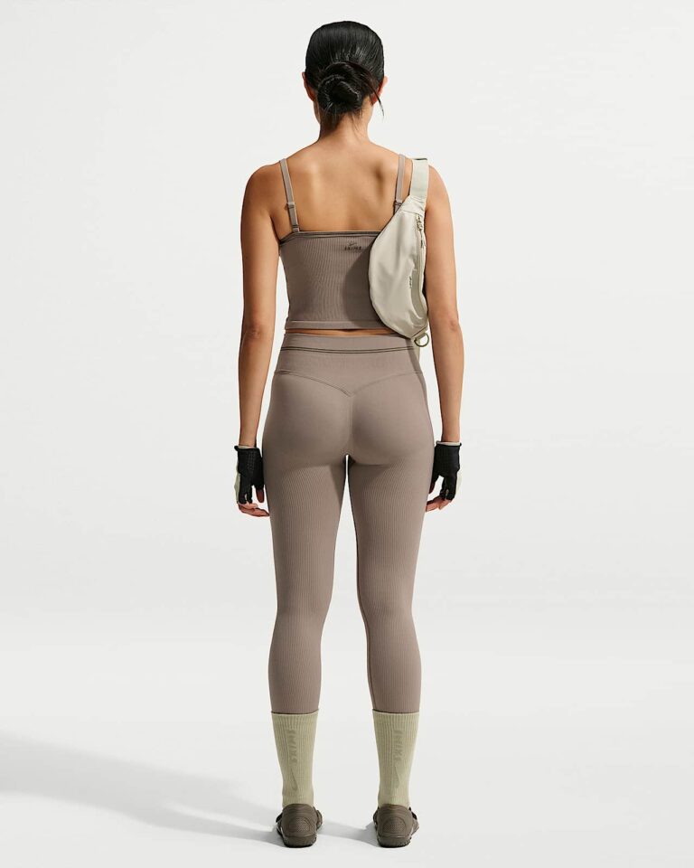 Майка NikeSKIMS Ribbed Seamless Cami Tank Top «Driftwood» Женская