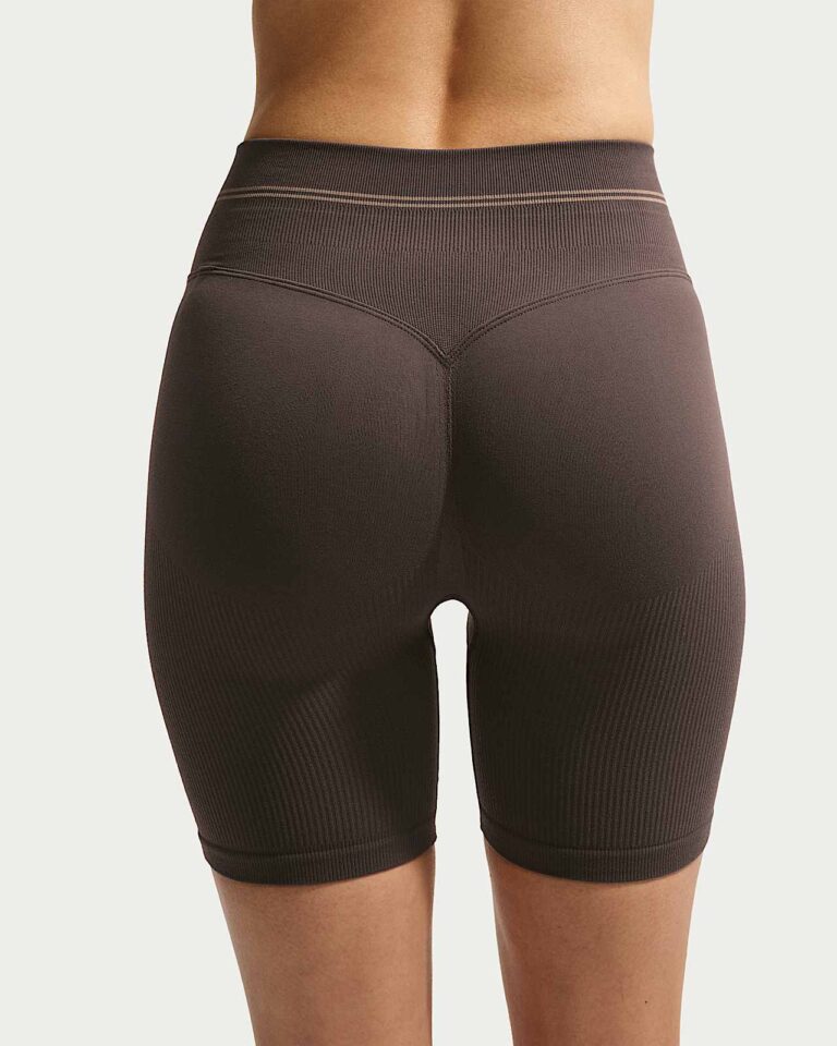 Шорты NikeSKIMS Ribbed Seamless 5″ Shorts «Phoenix/Truffle» Женская