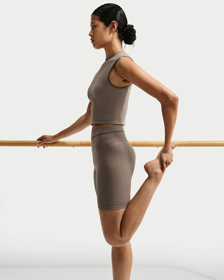 Шорты NikeSKIMS Ribbed Seamless 5″ Shorts «Driftwood» Женская